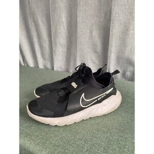 Nike Flex Runner 2 Black White Slip-On Sneakers - Youth Size 7Y / Women’s 8.5